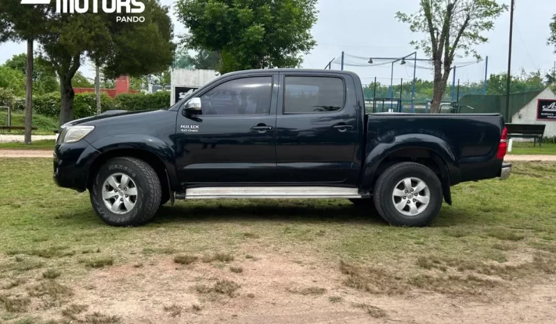 Toyota Hilux SRV 4×2 DIESEL 3.0 lleno