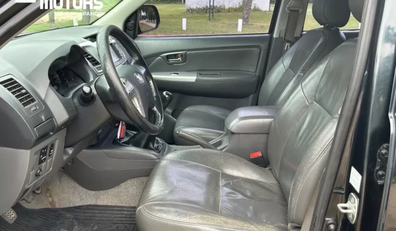 Toyota Hilux SRV 4×2 DIESEL 3.0 lleno