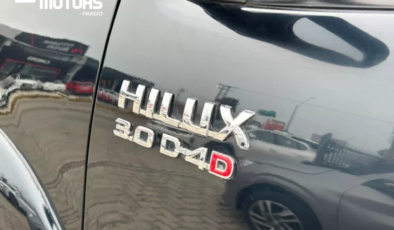 Toyota Hilux SRV 4×2 DIESEL 3.0 lleno