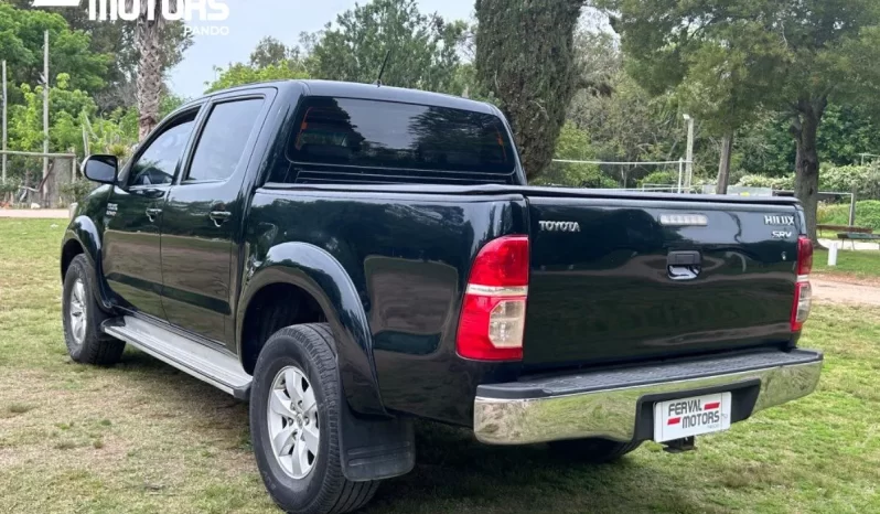 Toyota Hilux SRV 4×2 DIESEL 3.0 lleno